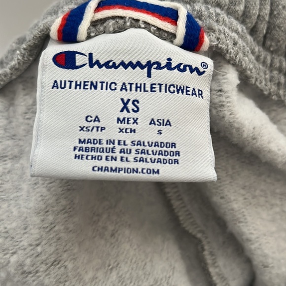 Champion Short - Picture 2 of 3